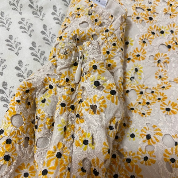 Urban Outfitters High Waisted Yellow Shorts - Picture 4 of 5